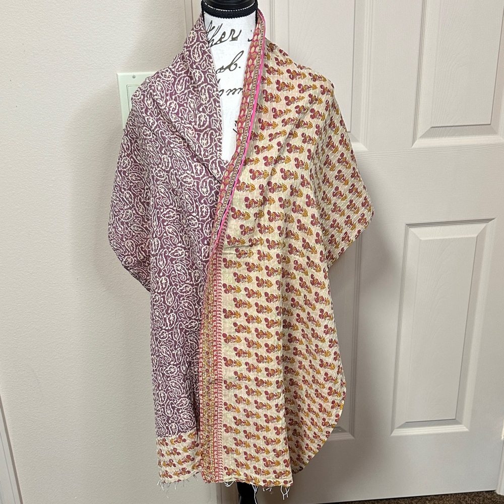 Floral and Geometric Reversible Patterned Kantha Scarf - Picture 2 of 3